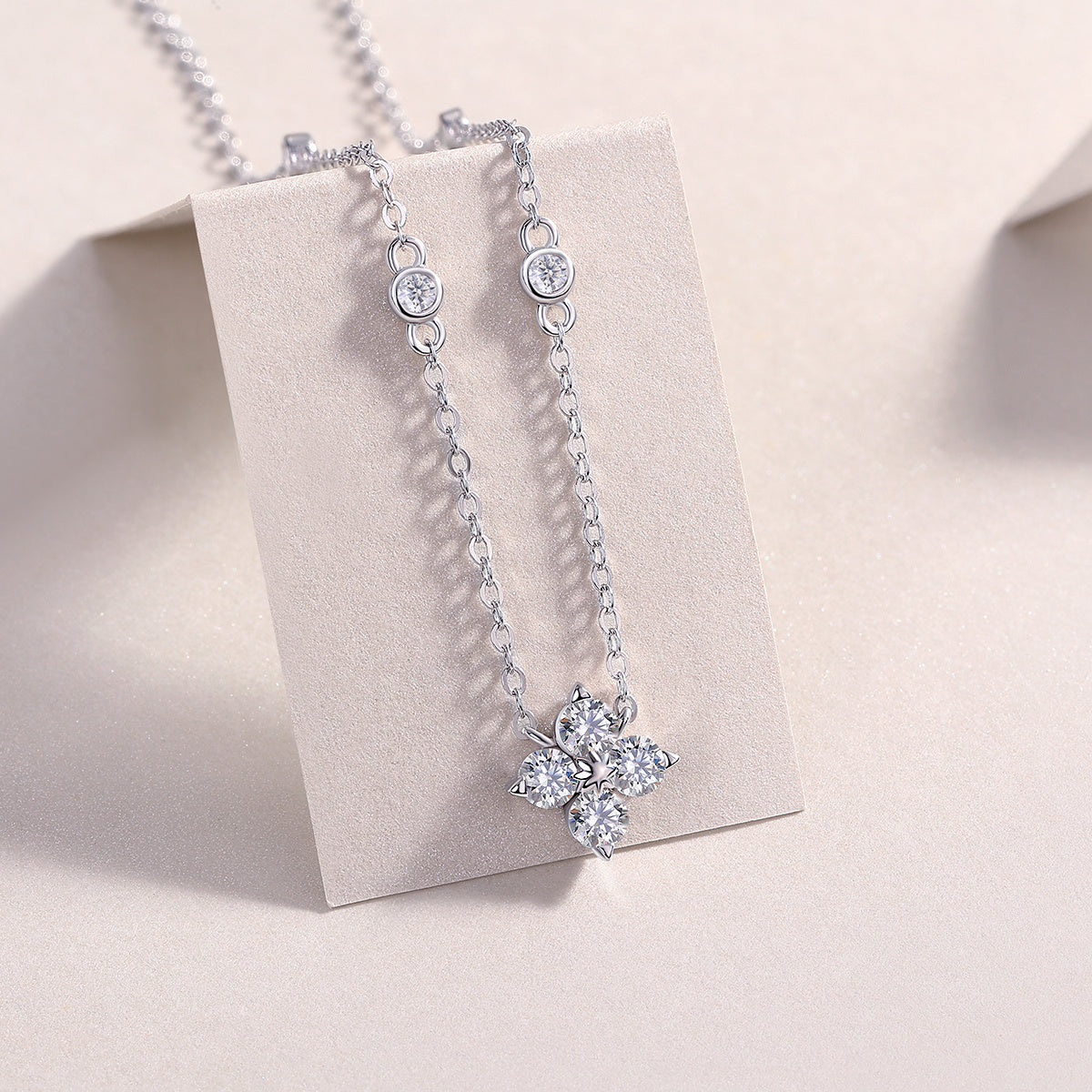 Radiant Star - A Fashionable And Luxurious Diamond Jewelry Pendant Set With Moissanite S925 Sterling Silver And Platinum Plating Weloria