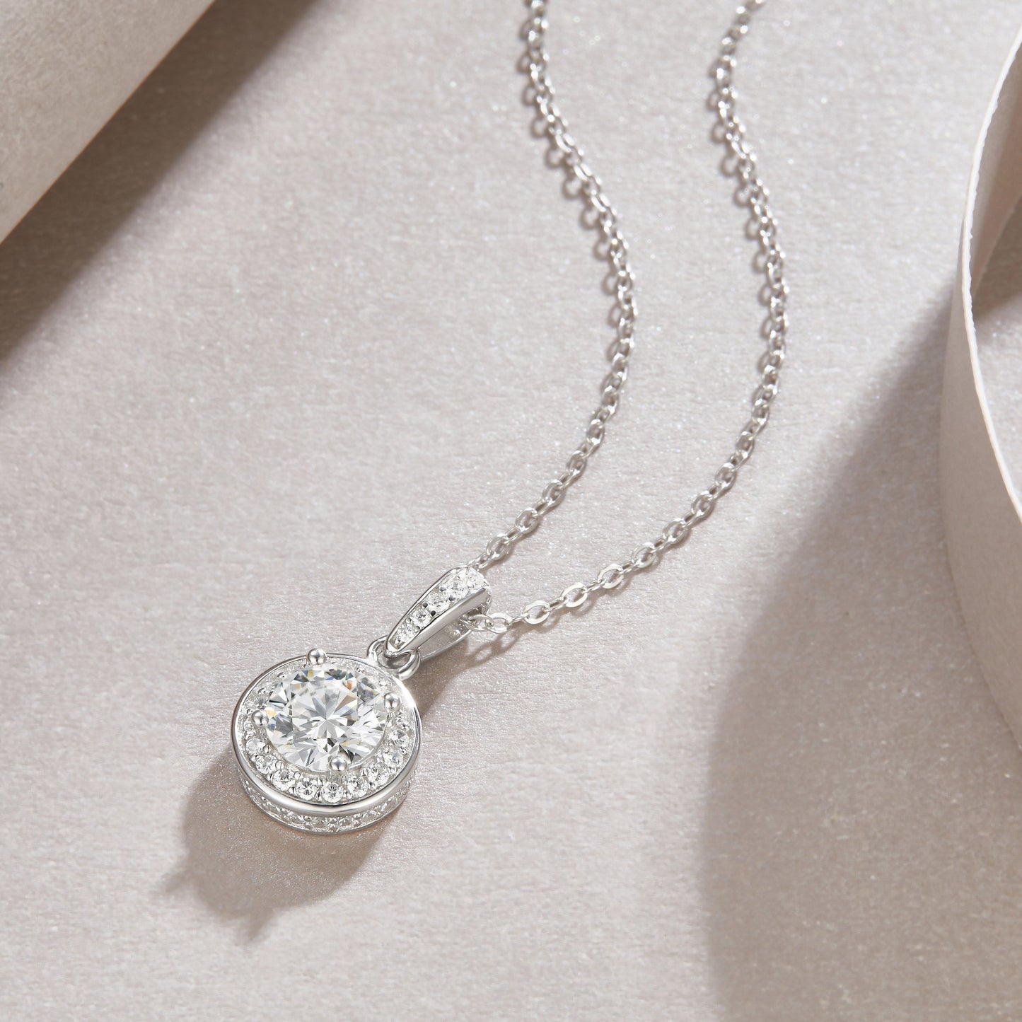 Dark Night Elf - A Fashionable And Luxurious Diamond Jewelry Pendant Set With 1-carat Moissan Diamond S925 Sterling Silver And Platinum Plating Weloria