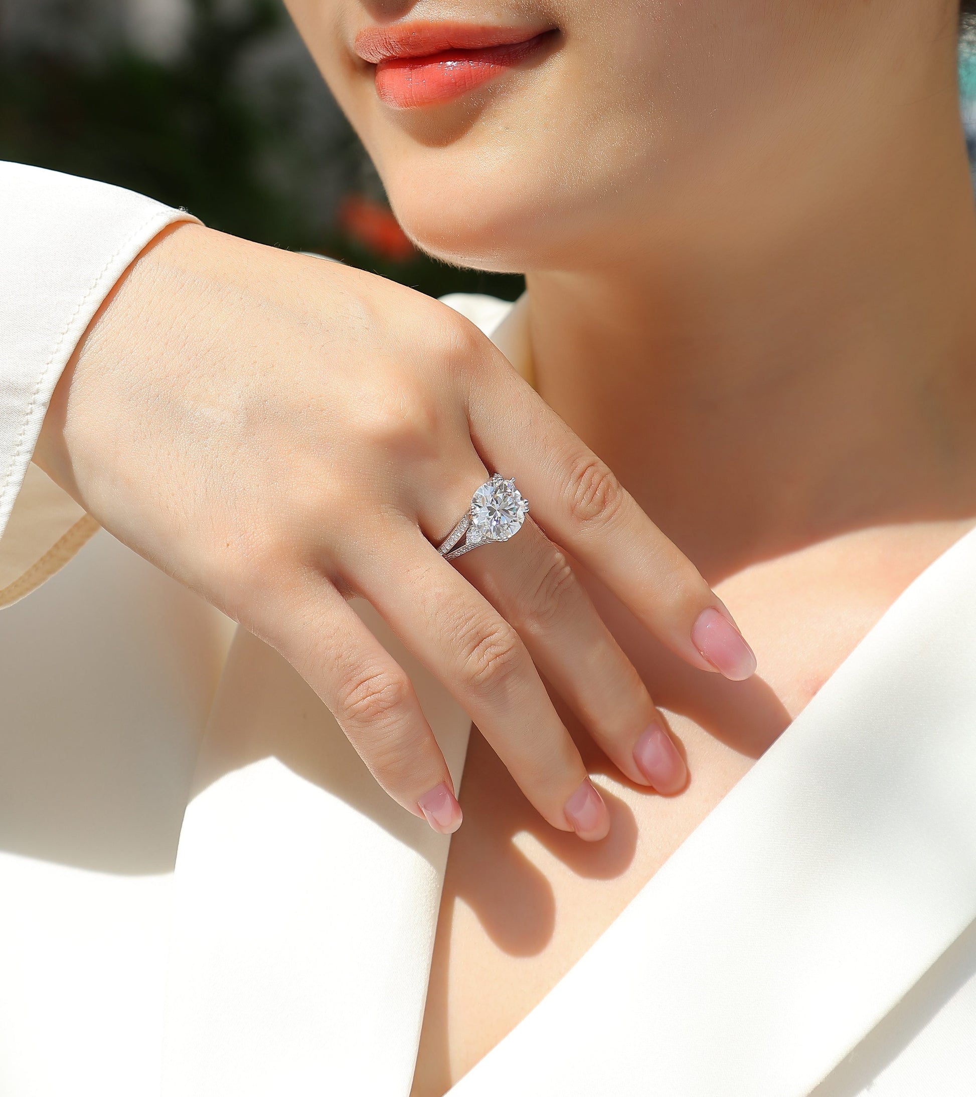 Elegant Radiance - A Fashionable And Luxurious Jewelry Piece Set With 5-carat Moissanite S925 Sterling Silver And Platinum-plated Diamond Weloria