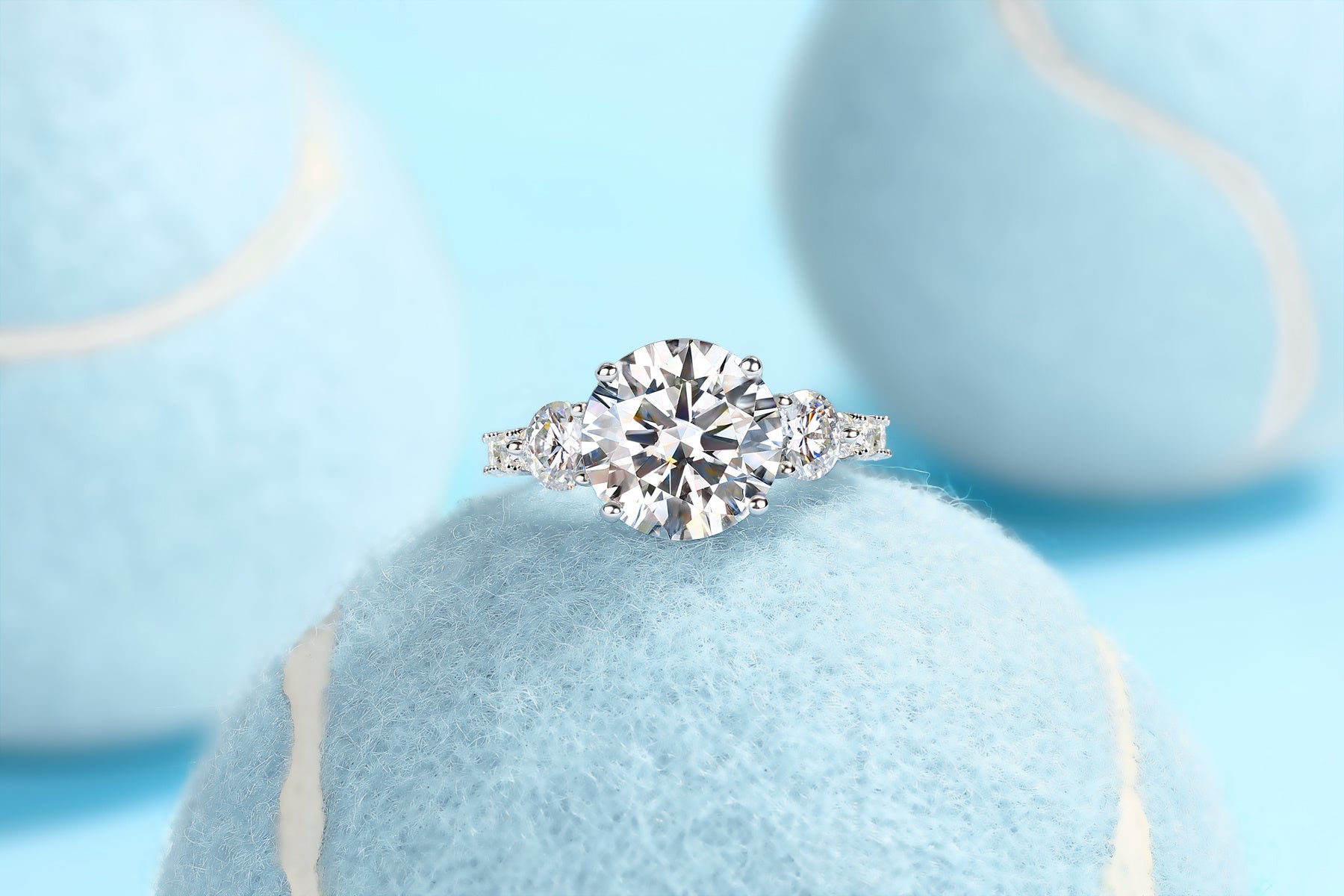 Three-diamond Brilliance - A Fashionable And Luxurious Jewelry Piece Set With 5-carat Moissanite S925 Sterling Silver And Platinum-plated Diamond Weloria