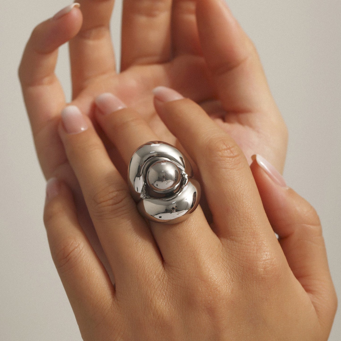 18K Real Gold Fashion Conspicuous Index Finger Ring Weloria