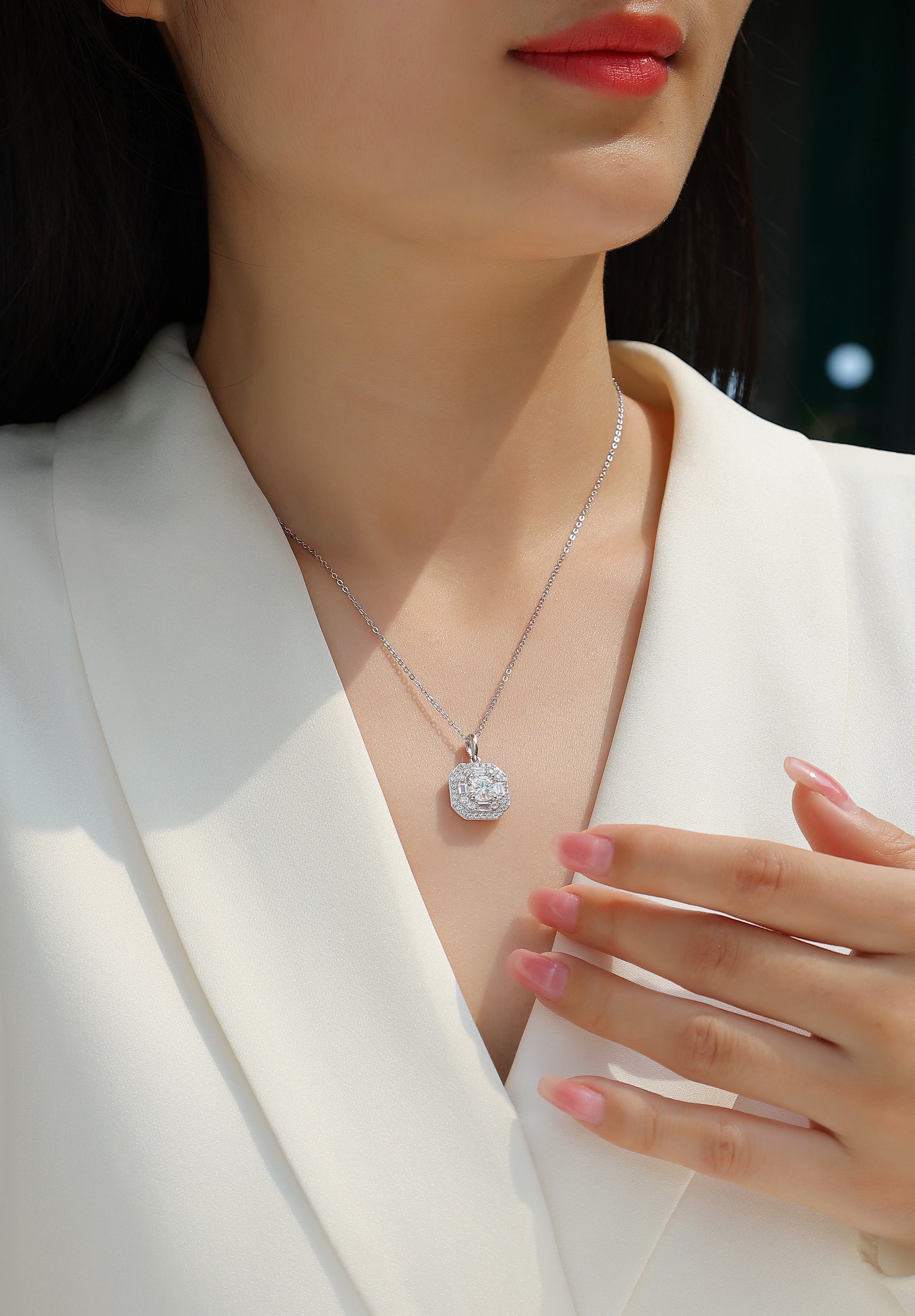 Small Square Bag - A Fashionable And Luxurious Diamond Jewelry Piece Set With 1-carat Moissan Diamond S925 Sterling Silver And Platinum-plated Pendant Weloria